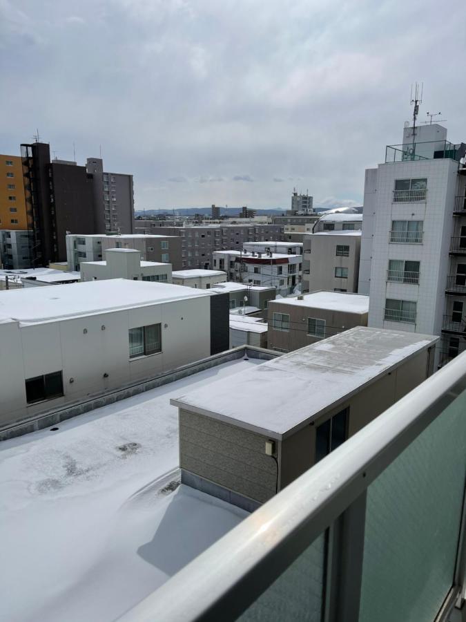Апартаменты ようこそ札幌へ! 大通公園まで地下鉄10分 定員6名 Firetv完備 1階はセコマ Экстерьер фото
